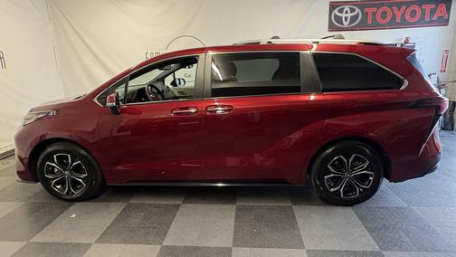 2022 Toyota Sienna Platinum