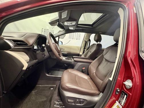 2022 Toyota Sienna Platinum