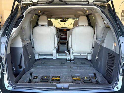 2013 Toyota Sienna XLE