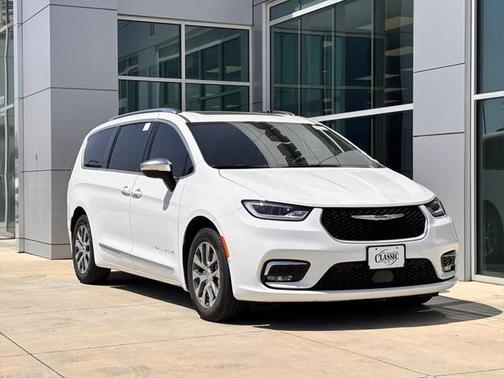 2025 Chrysler Pacifica L