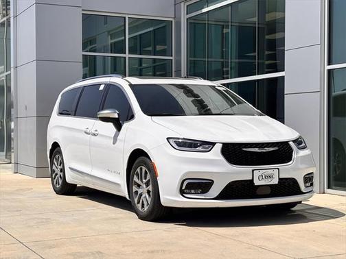 2025 Chrysler Pacifica L