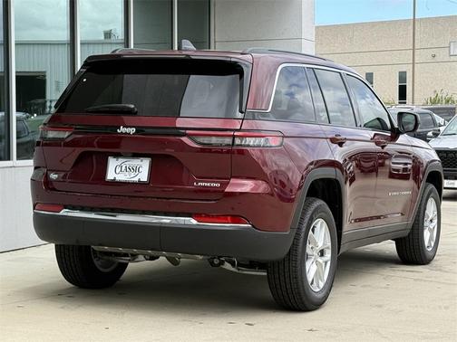 2025 Jeep Grand Cherokee Laredo
