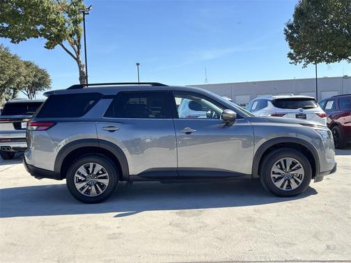 2024 Nissan Pathfinder SV 4WD