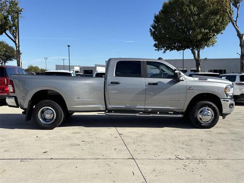 2024 RAM 3500 Big Horn Crew Cab 4x4 8' Box