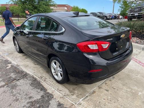 Mosaic Black Metallic 2017 Chevrolet Cruze LT
