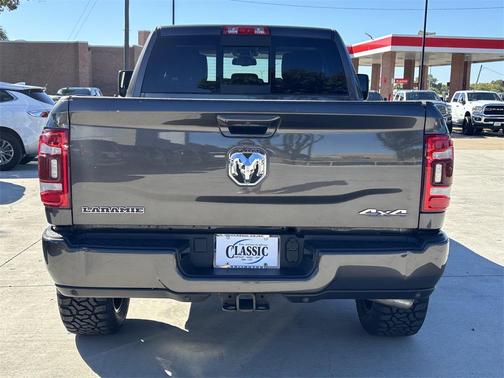 2024 RAM 2500 Laramie Crew Cab 4x4 6'4' Box