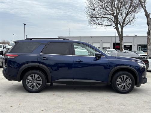2024 Nissan Pathfinder SV FWD