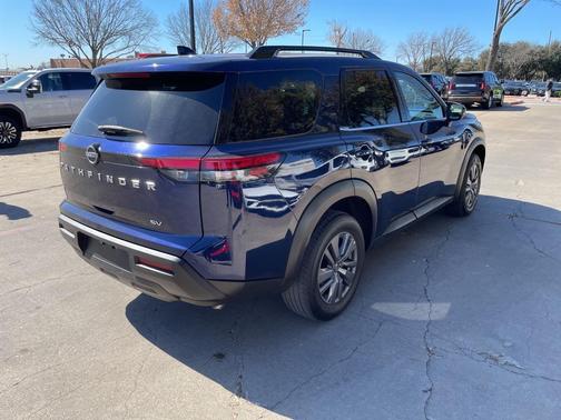 2024 Nissan Pathfinder SV FWD