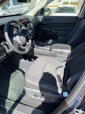2024 Nissan Pathfinder SV FWD