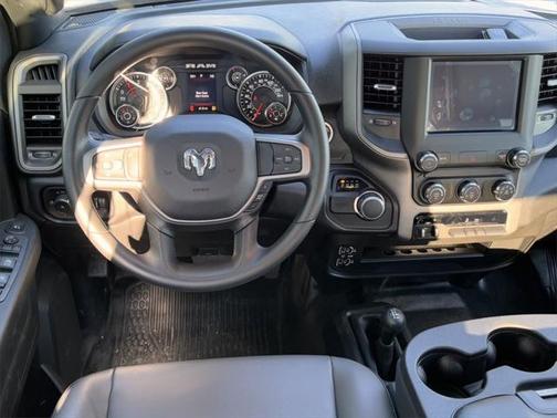 2024 RAM 2500 Tradesman Crew Cab 4x4 6'4' Box