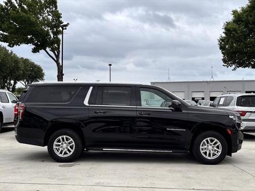 2023 Chevrolet Suburban LT