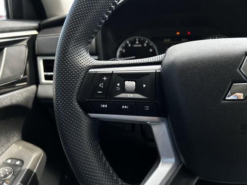 Gray 2025 Mitsubishi Outlander SE