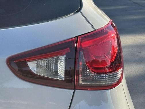 2020 Toyota Yaris Sedan LE