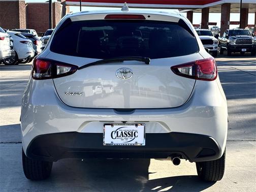 2020 Toyota Yaris Sedan LE