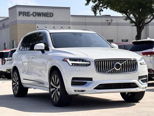 2023 Volvo XC90 B5 Plus