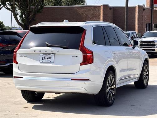 2023 Volvo XC90 B5 Plus