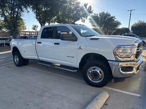 2024 RAM 3500 Big Horn Crew Cab 4x4 8' Box