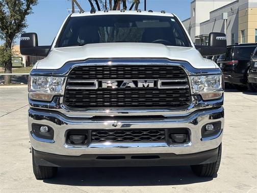 2024 RAM 3500 Big Horn Crew Cab 4x4 8' Box