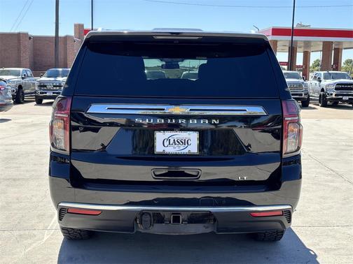 2023 Chevrolet Suburban LT