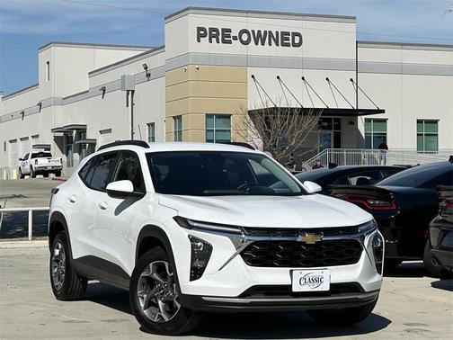 2025 Chevrolet Trax LT