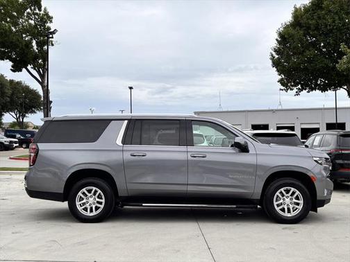 2022 Chevrolet Suburban LT