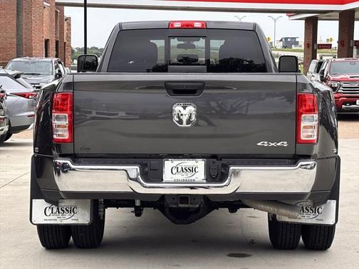 2024 RAM 3500 Tradesman Crew Cab 4x4 8' Box