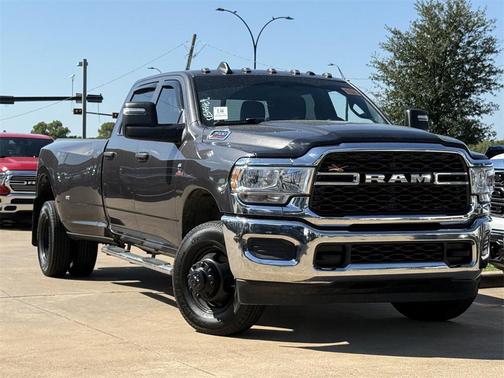 2024 RAM 3500 Tradesman Crew Cab 4x4 8' Box