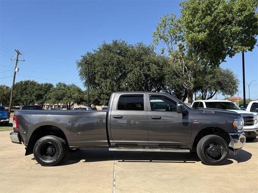 2024 RAM 3500 Tradesman Crew Cab 4x4 8' Box