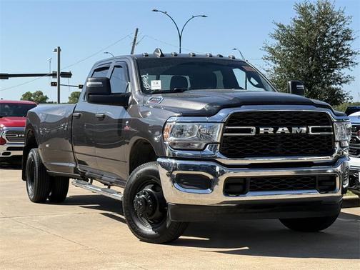 2024 RAM 3500 Tradesman Crew Cab 4x4 8' Box