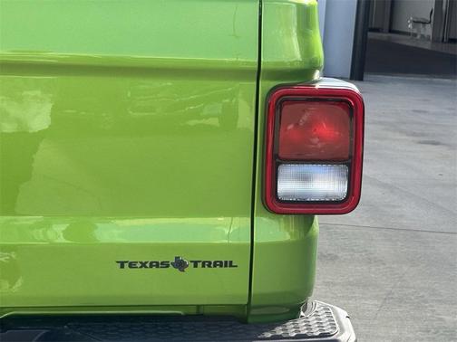 2025 Jeep Gladiator 