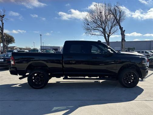 2022 RAM 2500 Big Horn Crew Cab 4x4 6'4' Box