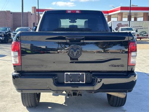 2022 RAM 2500 Big Horn Crew Cab 4x4 6'4' Box