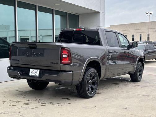 Granite Crystal Metallic Clearcoat 2026 RAM 1500 Big Horn/Lone Star