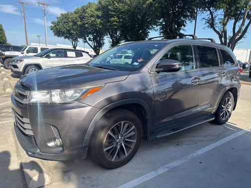 Predawn Gray Mica 2017 Toyota Highlander XLE
