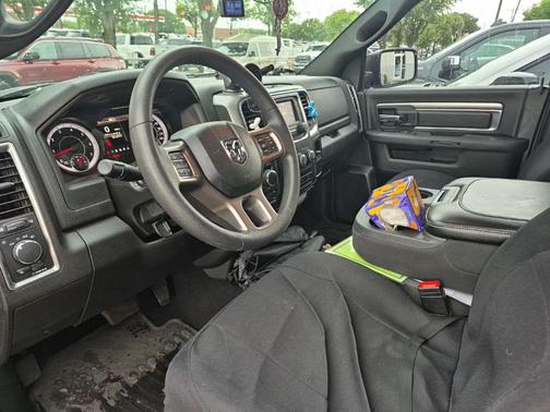 Diamond Black Crystal Pearlcoat 2022 RAM 1500 Classic Warlock Quad Cab 4x4 6'4' Box