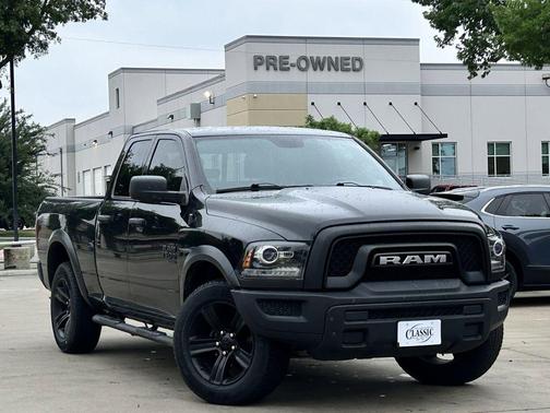 Diamond Black Crystal Pearlcoat 2022 RAM 1500 Classic Warlock Quad Cab 4x4 6'4' Box