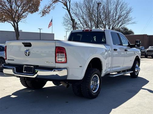 2024 RAM 3500 Big Horn Crew Cab 4x4 8' Box