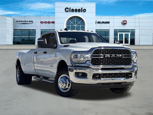 2024 RAM 3500 Big Horn Crew Cab 4x4 8' Box