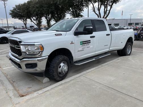 2024 RAM 3500 Big Horn Crew Cab 4x4 8' Box