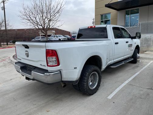 2024 RAM 3500 Big Horn Crew Cab 4x4 8' Box