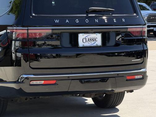 Diamond Black Crystal Pearlcoat 2024 Jeep Wagoneer L Series III 4x4