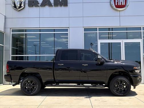 2025 RAM 2500 Big Horn Crew Cab 4x4 6'4' Box
