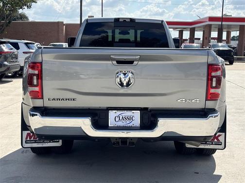 2024 RAM 3500 Laramie Crew Cab 4x4 8' Box