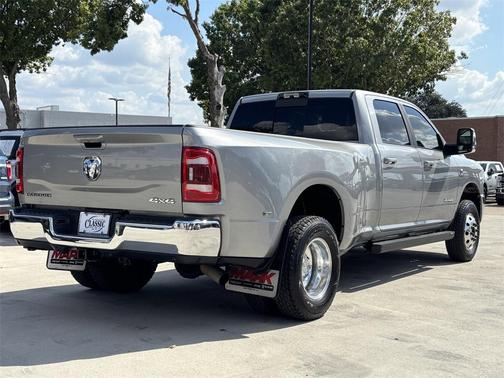 2024 RAM 3500 Laramie Crew Cab 4x4 8' Box