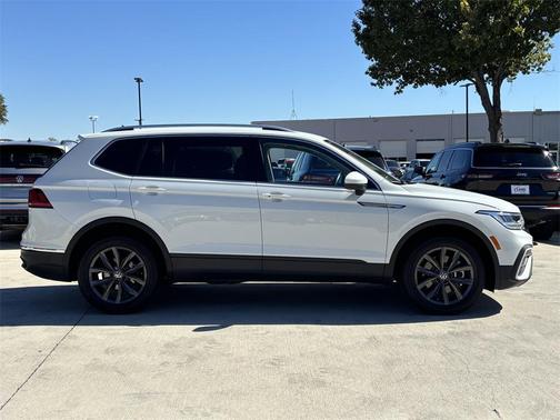 2024 Volkswagen Tiguan 2.0T SE 4MOTION