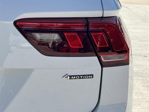 2024 Volkswagen Tiguan 2.0T SE 4MOTION