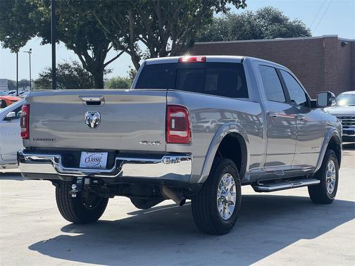 2022 RAM 2500 Laramie Crew Cab 4x4 6'4' Box