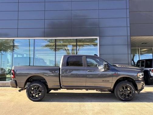2024 RAM 2500 Laramie Crew Cab 4x4 6'4' Box