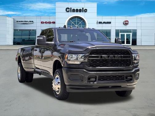 2024 RAM 3500 Tradesman Crew Cab 4x4 8' Box
