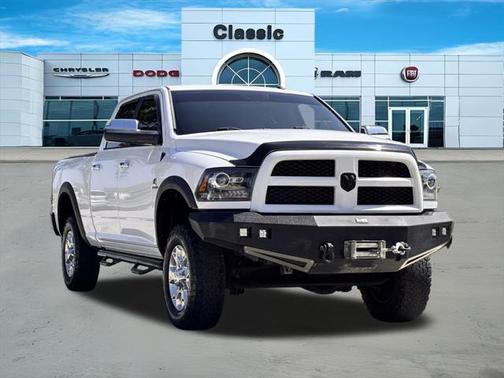 2017 RAM 2500 SLT Crew Cab 4x4 6'4' Box